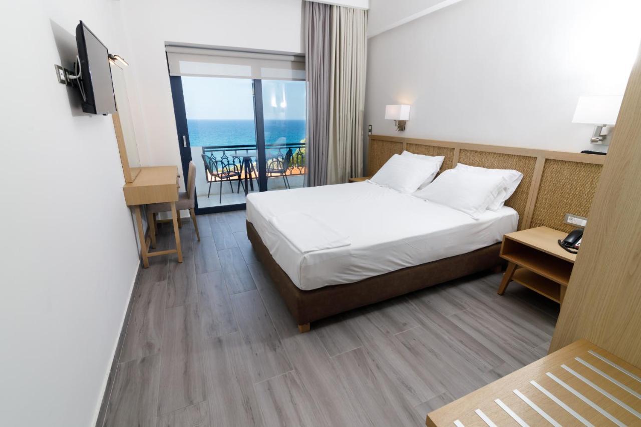 Elegant 3* Kyparissia